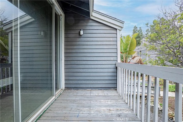 25301 Pine Creek Ln, Wilmington, CA 90744 - view of deck