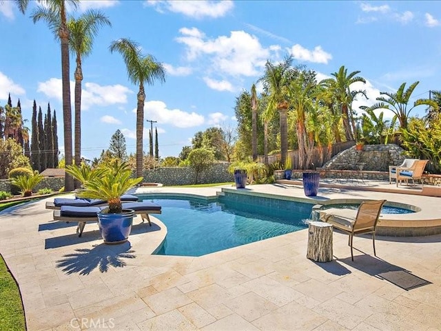 2565 Cliff Rd, Upland, CA 91784 - view of pool with an in-ground hot tub and a patio