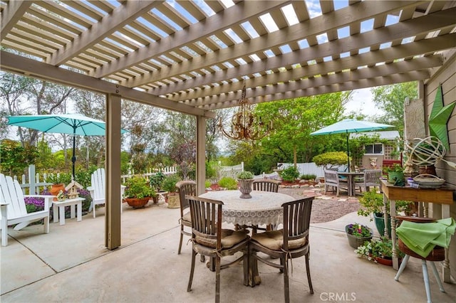 31065 Avenida Del Reposo, Temecula, CA 92591 - view of patio / terrace featuring fence and outdoor dining space