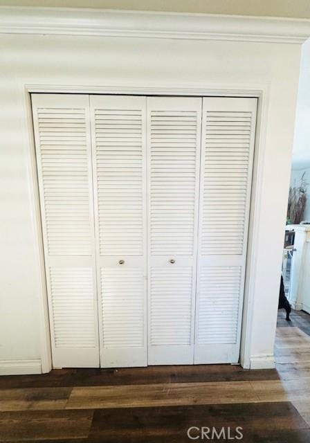 1775 Ohio Ave Unit 213, Long Beach, CA 90804 - interior details featuring wood finished floors and ornamental molding