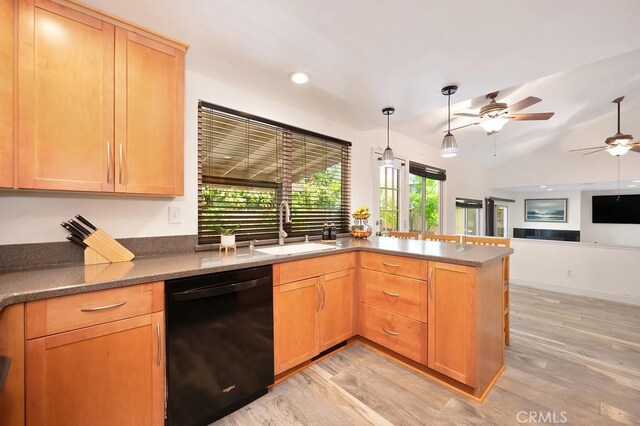 1721 Oakview Dr, Roseville, CA 95661 - photo 16