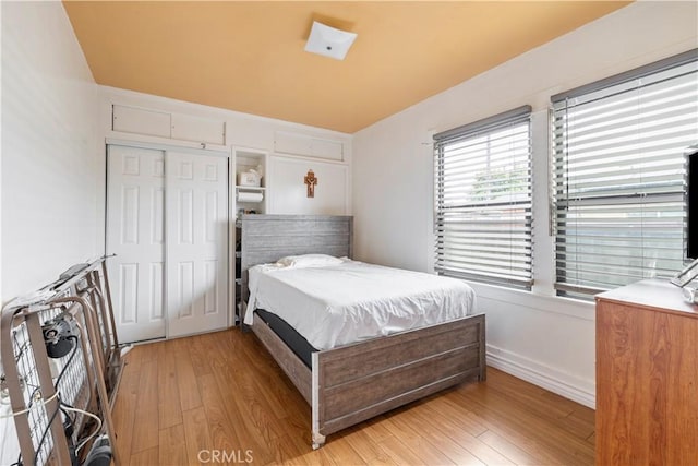 27 E Platt St, Long Beach, CA 90805 - bedroom with light wood-style floors and a closet