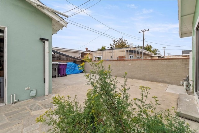 27 E Platt St, Long Beach, CA 90805 - view of patio / terrace with a fenced backyard
