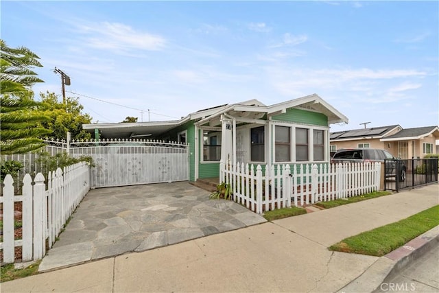 27 E Platt St, Long Beach, CA 90805 - view of front of home featuring a fenced front yard and a gate