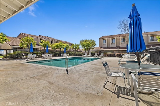 6279 Lincoln Ave, Buena Park, CA 90620 - community pool with a patio area
