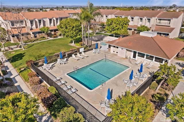 6279 Lincoln Ave, Buena Park, CA 90620 - community pool featuring a residential view and a patio