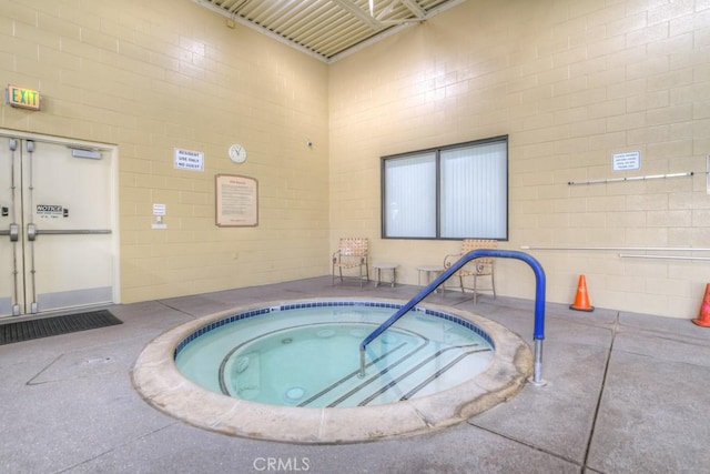 5775 Myrtle Beach Dr, Banning, CA 92220 - view of swimming pool with a hot tub and a pool
