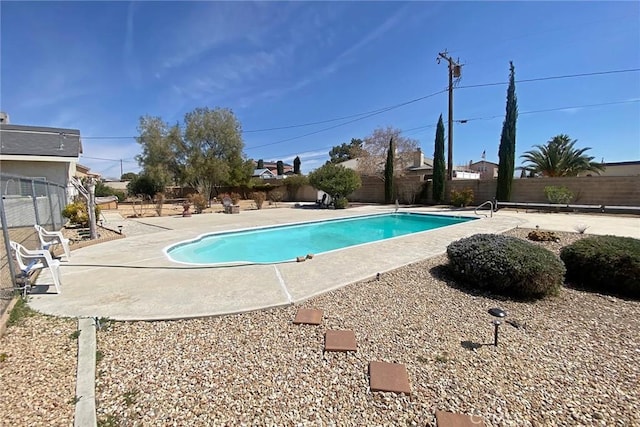 13827 Olathe Rd, Apple Valley, CA 92307 - view of pool featuring a fenced backyard and a patio area