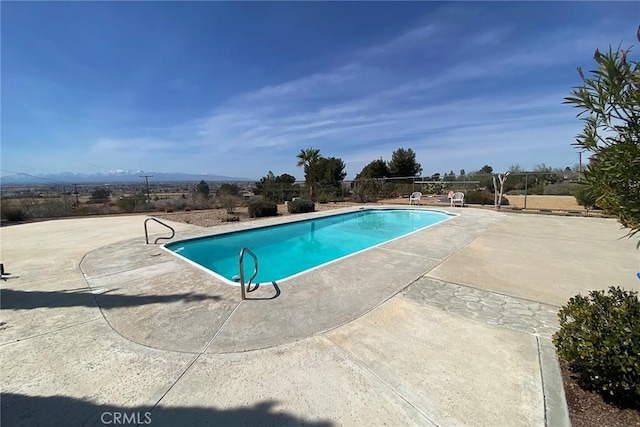 13827 Olathe Rd, Apple Valley, CA 92307 - outdoor pool with a patio and fence