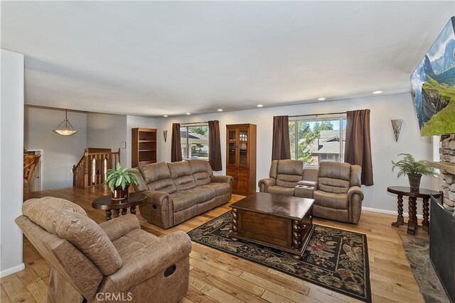 279 Bluebird Ct, Big Bear Lake, CA 92315 - living area with hardwood / wood-style floors, baseboards, and recessed lighting