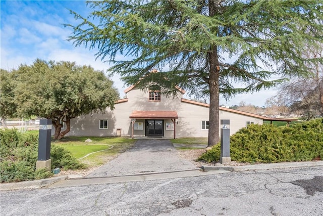 3332 Harbor Cir Unit C, Paso Robles, CA 93446 - view of front of home featuring asphalt driveway and a front lawn