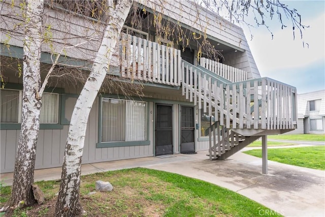 3332 Harbor Cir Unit C, Paso Robles, CA 93446 - view of building exterior with stairway