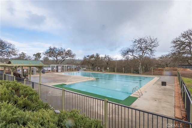 3332 Harbor Cir Unit C, Paso Robles, CA 93446 - community pool with fence and a patio