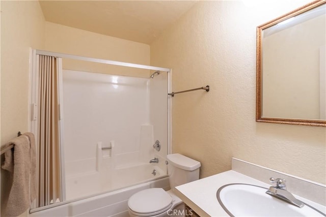 3332 Harbor Cir Unit C, Paso Robles, CA 93446 - full bath featuring vanity, toilet, shower / tub combination, and a textured wall