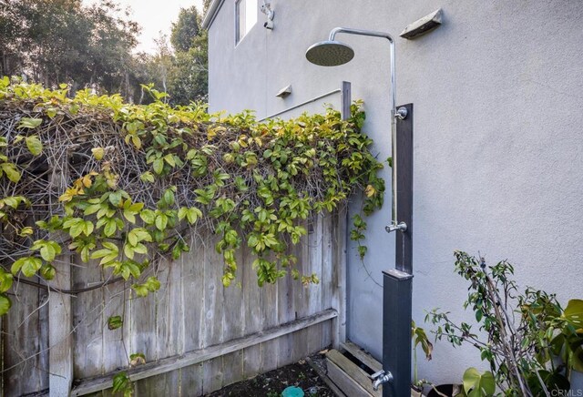 303305 Sanford St, Encinitas, CA 92024 - exterior view of stucco siding