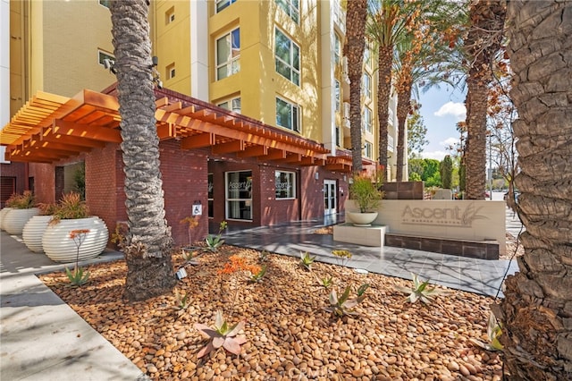 21301 Erwin St Unit 413, Woodland Hills, CA 91367 - photo 2