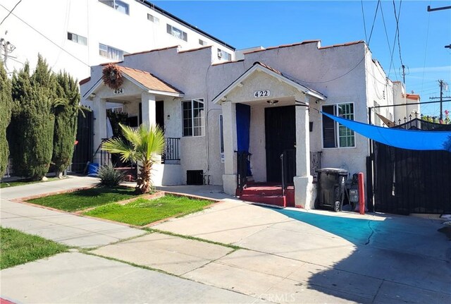 422 Normandie Pl, Los Angeles, CA 90004 - view of front of house featuring stucco siding