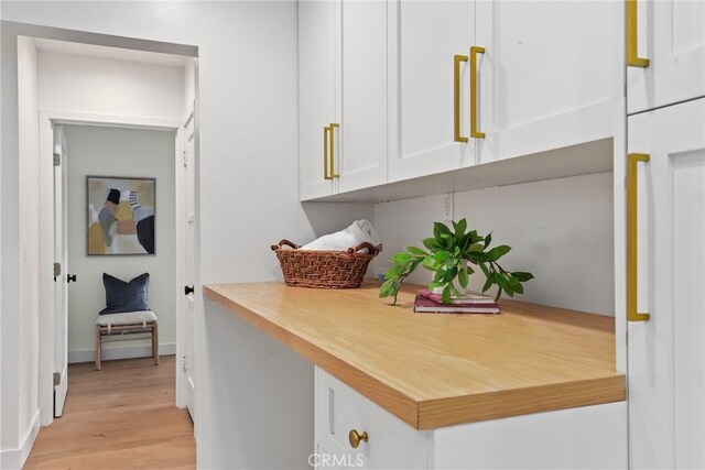 2902 Ladoga Ave, Long Beach, CA 90815 - hall featuring light wood finished floors