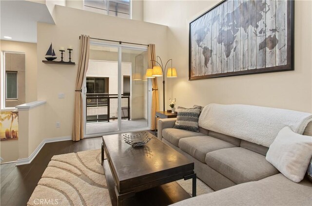 615 Rockefeller, Irvine, CA 92612 - living area featuring wood finished floors, recessed lighting, and plenty of natural light