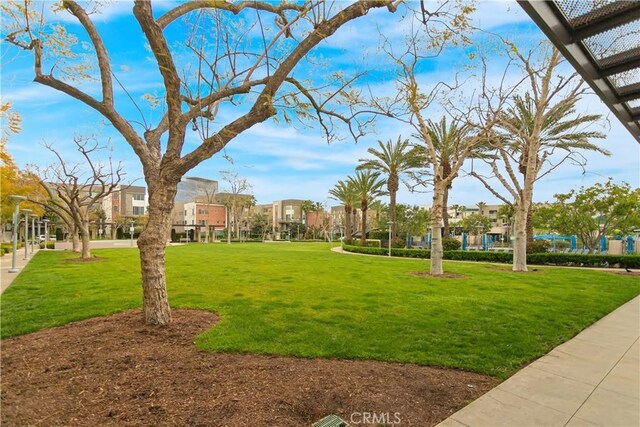 615 Rockefeller, Irvine, CA 92612 - view of property's community with a yard and a residential view