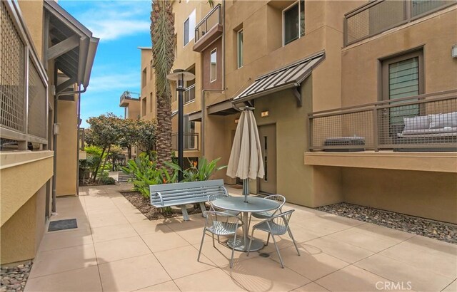 615 Rockefeller, Irvine, CA 92612 - view of patio / terrace featuring outdoor dining space
