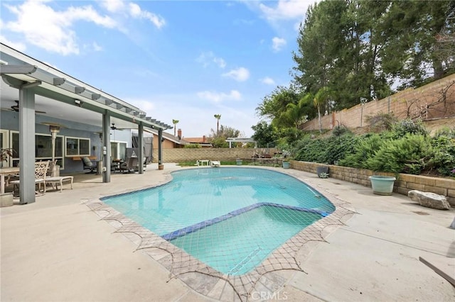 710 W Country Hills Dr W, La Habra, CA 90631 - view of pool with a patio, a pool with connected hot tub, and a fenced backyard