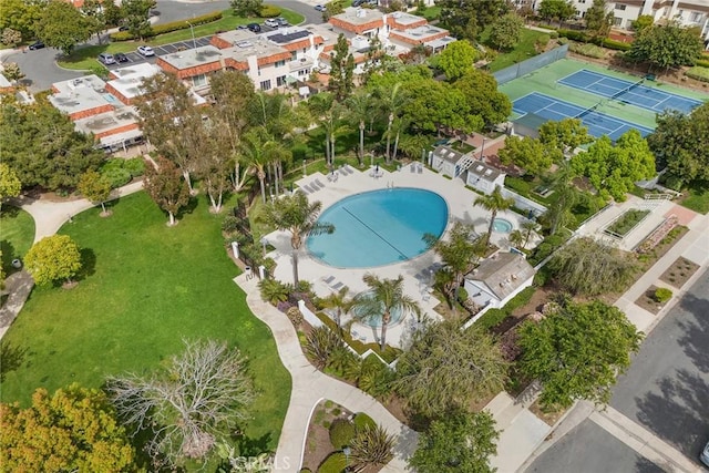 28 Brisbane Way, Irvine, CA 92612 - aerial view of a pool area