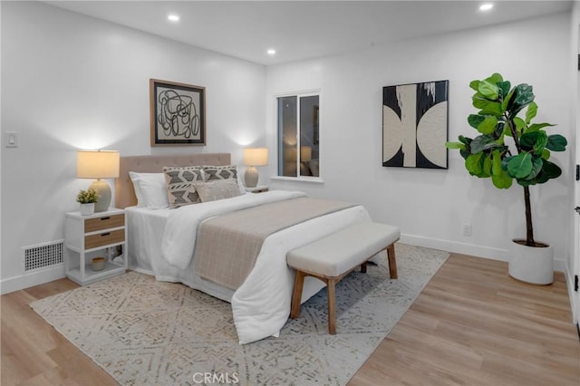 3649 Mount Vernon Dr, View Park, CA 90008 - bedroom featuring baseboards, visible vents, recessed lighting, and wood finished floors