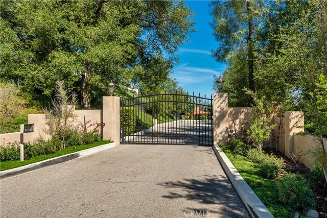 23815 Park Belmonte, Calabasas, CA 91302 - view of gate