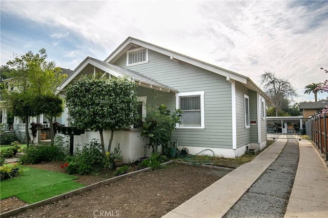 523 Lincoln Ave, Pasadena, CA 91103 - view of side of home with fence