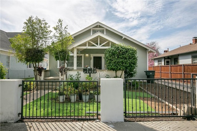 523 Lincoln Ave, Pasadena, CA 91103 - view of front of home featuring a front yard and a fenced front yard