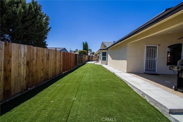 7469 Madera Ave, Hesperia, CA 92345 - view of yard with a fenced backyard