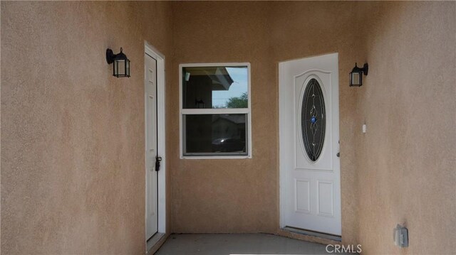 14610 Appleton St, Hesperia, CA 92345 - entrance to property featuring stucco siding