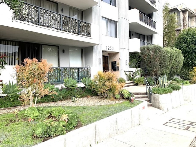 1250 S Beverly Glen Blvd Unit 205, Los Angeles, CA 90024 - view of home's community