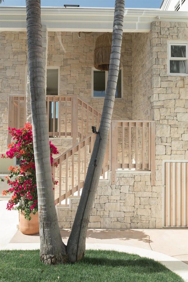 164 Chestnut Ave, Carlsbad, CA 92008 - view of exterior entry with stone siding
