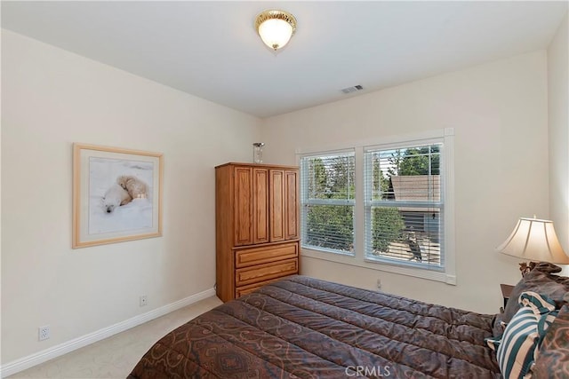 27601 Cedarwood Dr, Lake Arrowhead, CA 92352 - bedroom with light carpet, baseboards, and visible vents