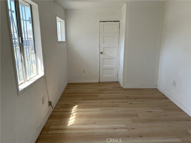 3391 Scarboro St, Los Angeles, CA 90065 - unfurnished room featuring light wood finished floors and baseboards