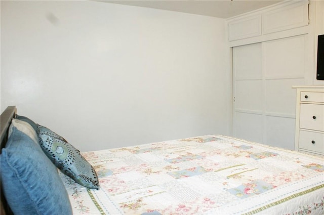 3724 W 105th St, Inglewood, CA 90303 - bedroom featuring a closet