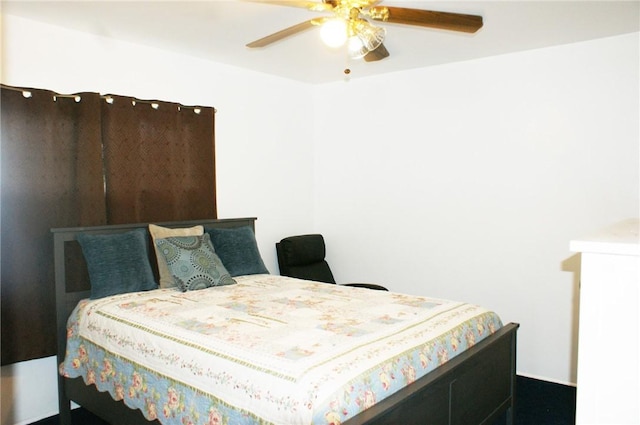 3724 W 105th St, Inglewood, CA 90303 - bedroom featuring a ceiling fan