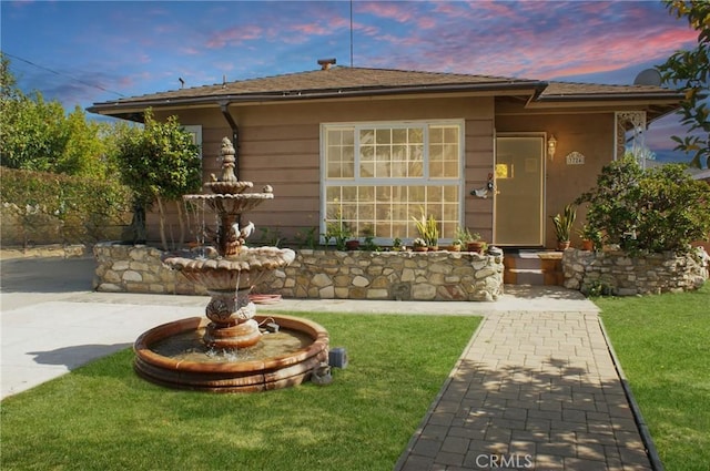 3724 W 105th St, Inglewood, CA 90303 - view of front facade featuring a front yard