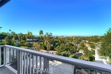 21651 Yucatan Ave, Woodland Hills, CA 91364 - view of balcony