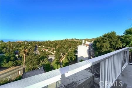 21651 Yucatan Ave, Woodland Hills, CA 91364 - view of balcony