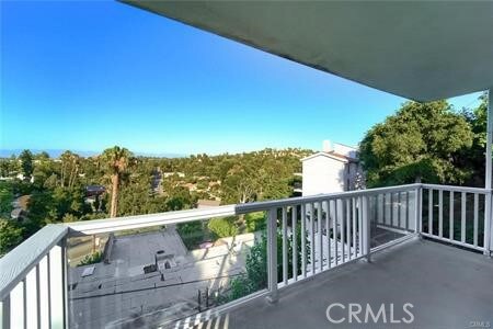 21651 Yucatan Ave, Woodland Hills, CA 91364 - view of balcony