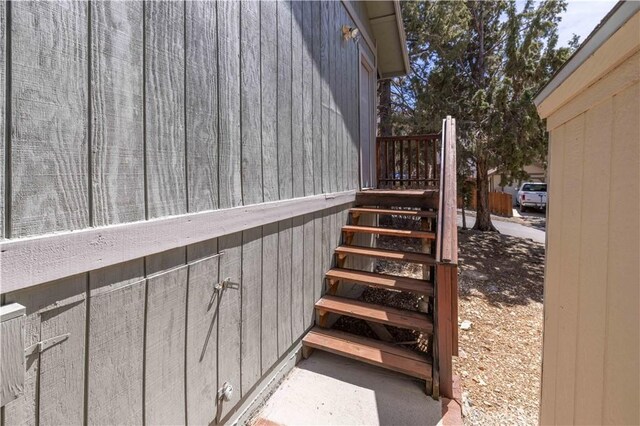 196 Sunset Ln, Sugarloaf, CA 92386 - view of stairs