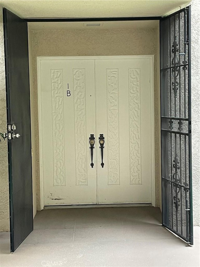 2370 Via Mariposa W Unit 1B, Laguna Woods, CA 92637 - doorway to property