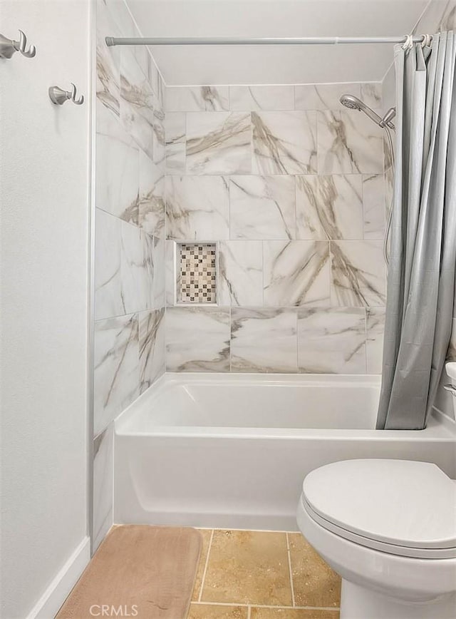 4018 W 5th St Unit J, Santa Ana, CA 92703 - full bath featuring shower / bath combination with curtain and toilet