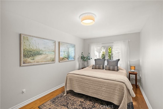 3332 Alabama Cir, Costa Mesa, CA 92626 - bedroom featuring wood finished floors and baseboards