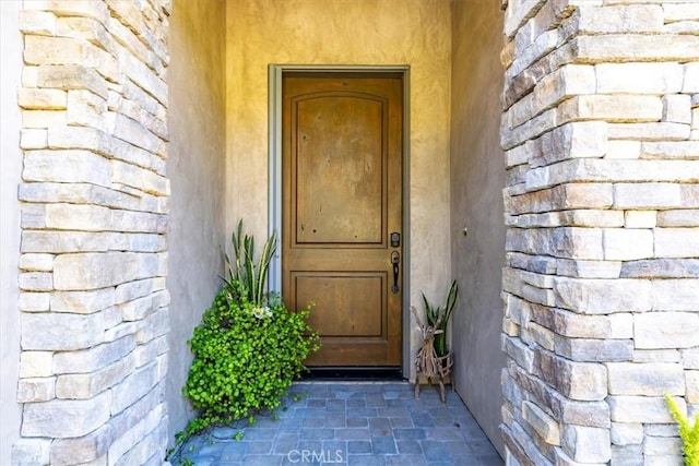 2865 Rock Wren Ln, Avila Beach, CA 93424 - view of exterior entry featuring stucco siding
