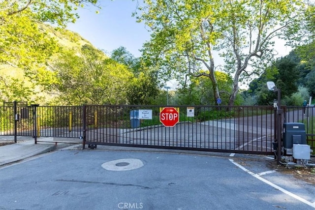 2865 Rock Wren Ln, Avila Beach, CA 93424 - gate featuring fence