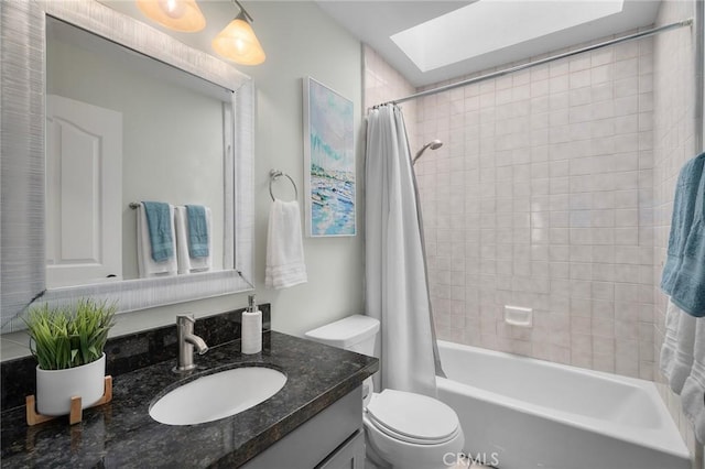 620 S Catalina Ave Unit C, Redondo Beach, CA 90277 - bathroom featuring vanity, toilet, shower / tub combo, and a skylight